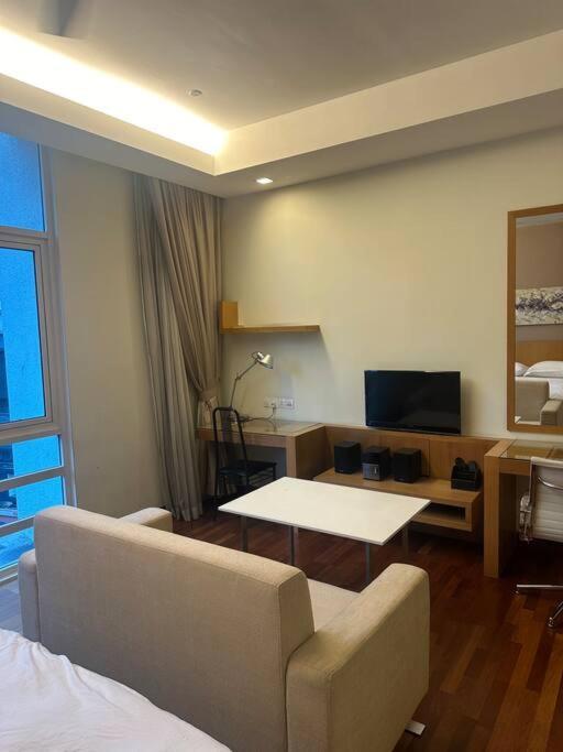 Luxzell Klcc-7minutes Walk To Klcc Apartment