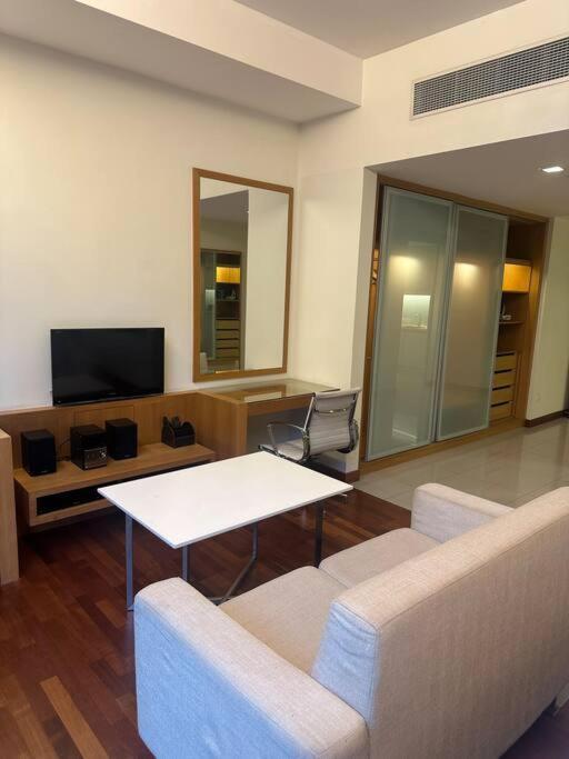 Luxzell Klcc-7minutes Walk To Klcc Apartment *